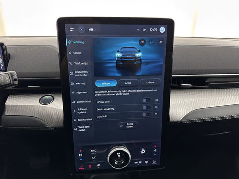 Ford Mustang Mach-E RWD 75 kWh [ 3-Fase ] {SOH-88%} (INCL.BTW) *LEATHER | FULL-LED | DAB | DIGI-COCKPIT | KEYLESS | NAVI-FULLMAP | CARPLAY | HEATED-COMFORTSEATS | TOPVIEW | ADAPTIVE-CRUISE | PRIVACY-GLASS | 18'' ALU*