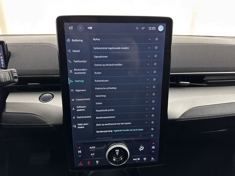 Ford Mustang Mach-E RWD 75 kWh [ 3-Fase ] {SOH-88%} (INCL.BTW) *LEATHER | FULL-LED | DAB | DIGI-COCKPIT | KEYLESS | NAVI-FULLMAP | CARPLAY | HEATED-COMFORTSEATS | TOPVIEW | ADAPTIVE-CRUISE | PRIVACY-GLASS | 18'' ALU*