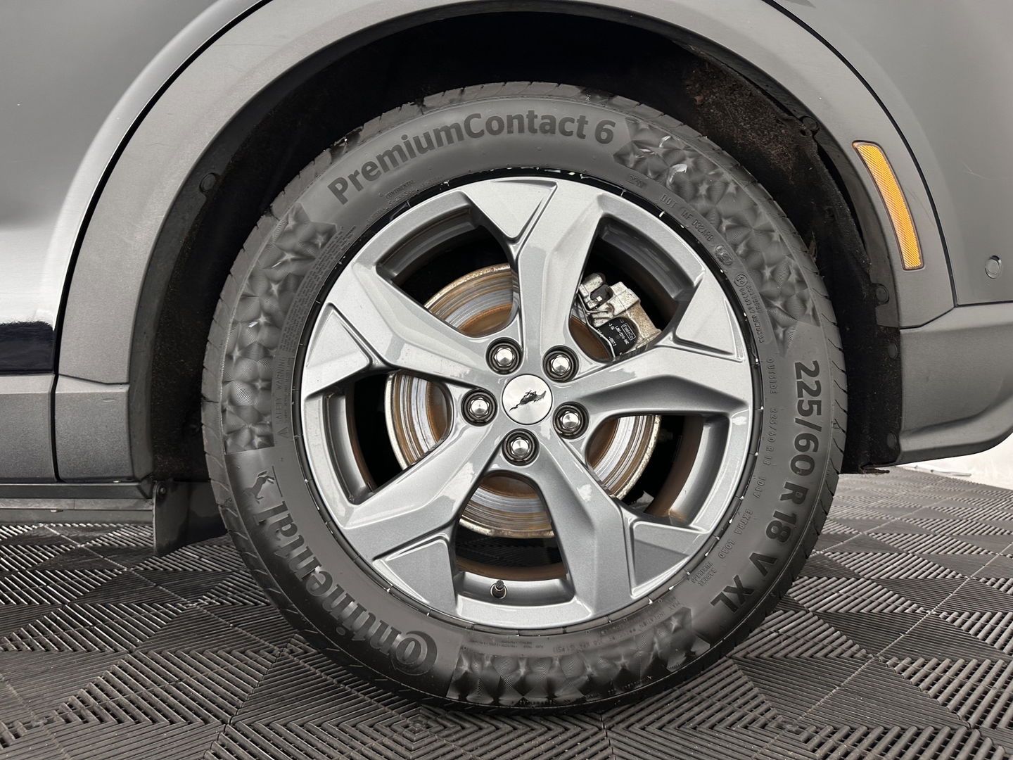 Ford Mustang Mach-E RWD 75 kWh [ 3-Fase ] {SOH-88%} (INCL.BTW) *LEATHER | FULL-LED | DAB | DIGI-COCKPIT | KEYLESS | NAVI-FULLMAP | CARPLAY | HEATED-COMFORTSEATS | TOPVIEW | ADAPTIVE-CRUISE | PRIVACY-GLASS | 18'' ALU*