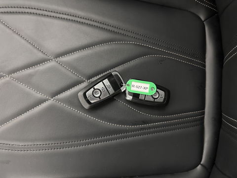 Ford Mustang Mach-E RWD 75 kWh [ 3-Fase ] {SOH-88%} (INCL.BTW) *LEATHER | FULL-LED | DAB | DIGI-COCKPIT | KEYLESS | NAVI-FULLMAP | CARPLAY | HEATED-COMFORTSEATS | TOPVIEW | ADAPTIVE-CRUISE | PRIVACY-GLASS | 18'' ALU*