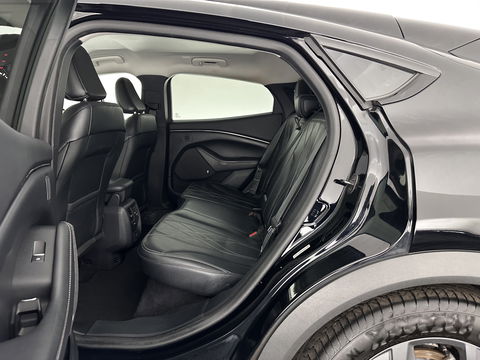 Ford Mustang Mach-E RWD 75 kWh [ 3-Fase ] {SOH-88%} (INCL.BTW) *LEATHER | FULL-LED | DAB | DIGI-COCKPIT | KEYLESS | NAVI-FULLMAP | CARPLAY | HEATED-COMFORTSEATS | TOPVIEW | ADAPTIVE-CRUISE | PRIVACY-GLASS | 18'' ALU*