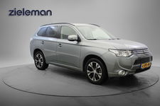 Mitsubishi Outlander - 2.0 PHEV Instyle+ - Navi, Cruise, Camera, Leer, Dakraam, Stoelverw. Trekhaak
