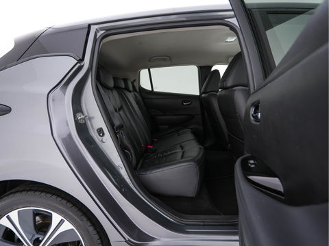 Nissan Leaf 3.Zero Limited Edition 62 kWh {SOH-93%} (INCL-BTW) Aut. *LEATHER | ADAPTIVE-CRUISE | FULL-LED | DIGI-COCKPIT | TOPVIEW | BOSE-AUDIO | KEYLESS | DAB+ | BLINDSPOT | ECC | PDC | HEATED-COMFORTSEATS | 17"ALU*