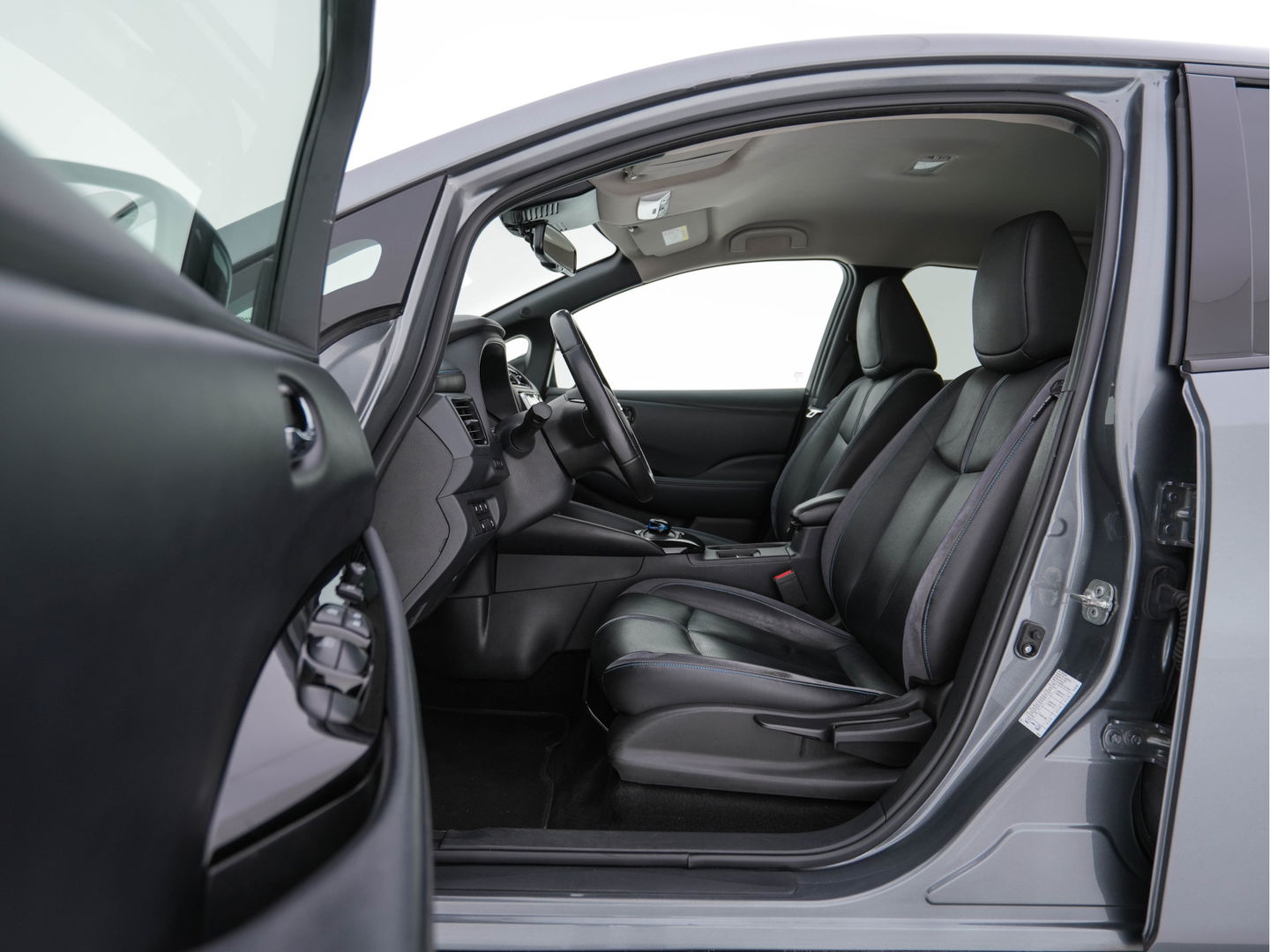 Nissan Leaf 3.Zero Limited Edition 62 kWh {SOH-93%} (INCL-BTW) Aut. *LEATHER | ADAPTIVE-CRUISE | FULL-LED | DIGI-COCKPIT | TOPVIEW | BOSE-AUDIO | KEYLESS | DAB+ | BLINDSPOT | ECC | PDC | HEATED-COMFORTSEATS | 17"ALU*