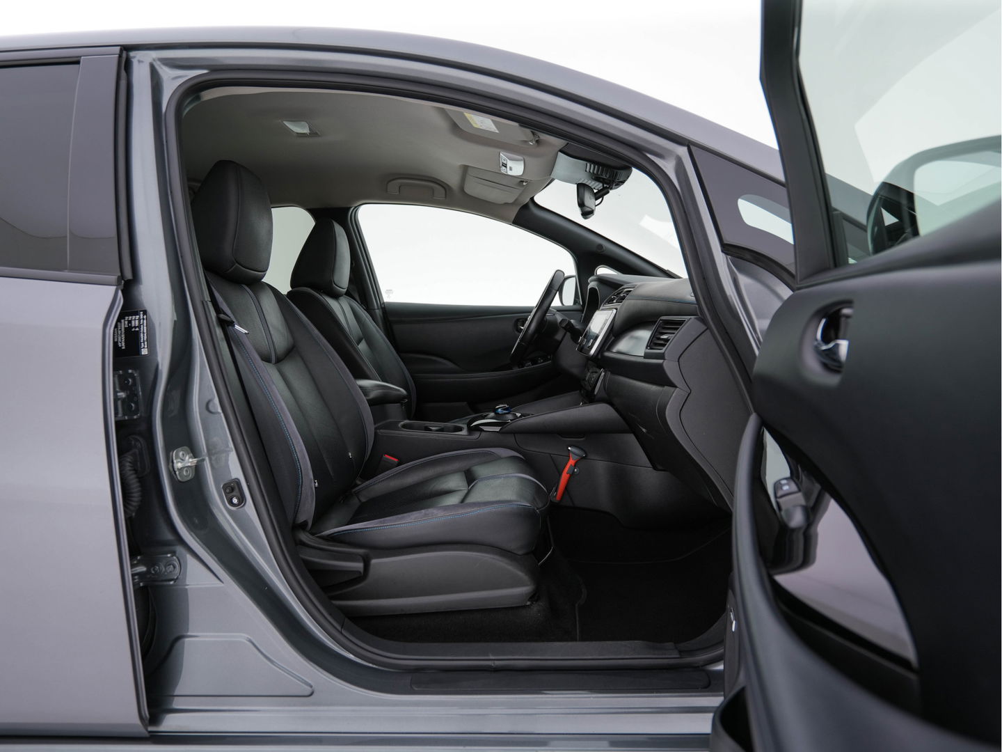 Nissan Leaf 3.Zero Limited Edition 62 kWh {SOH-93%} (INCL-BTW) Aut. *LEATHER | ADAPTIVE-CRUISE | FULL-LED | DIGI-COCKPIT | TOPVIEW | BOSE-AUDIO | KEYLESS | DAB+ | BLINDSPOT | ECC | PDC | HEATED-COMFORTSEATS | 17"ALU*