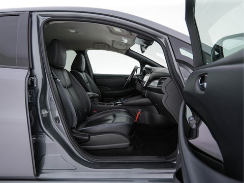 Nissan Leaf 3.Zero Limited Edition 62 kWh {SOH-93%} (INCL-BTW) Aut. *LEATHER | ADAPTIVE-CRUISE | FULL-LED | DIGI-COCKPIT | TOPVIEW | BOSE-AUDIO | KEYLESS | DAB+ | BLINDSPOT | ECC | PDC | HEATED-COMFORTSEATS | 17"ALU*