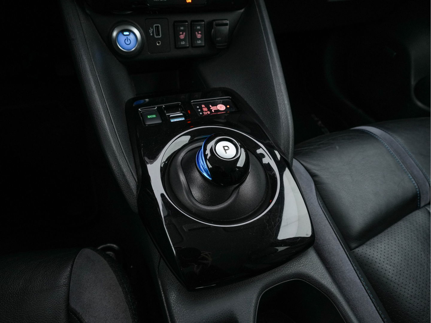 Nissan Leaf 3.Zero Limited Edition 62 kWh {SOH-93%} (INCL-BTW) Aut. *LEATHER | ADAPTIVE-CRUISE | FULL-LED | DIGI-COCKPIT | TOPVIEW | BOSE-AUDIO | KEYLESS | DAB+ | BLINDSPOT | ECC | PDC | HEATED-COMFORTSEATS | 17"ALU*