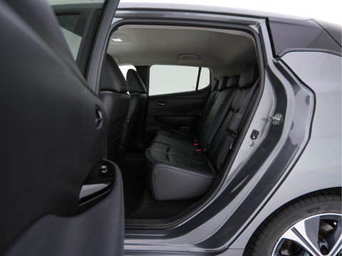 Nissan Leaf 3.Zero Limited Edition 62 kWh {SOH-93%} (INCL-BTW) Aut. *LEATHER | ADAPTIVE-CRUISE | FULL-LED | DIGI-COCKPIT | TOPVIEW | BOSE-AUDIO | KEYLESS | DAB+ | BLINDSPOT | ECC | PDC | HEATED-COMFORTSEATS | 17"ALU*