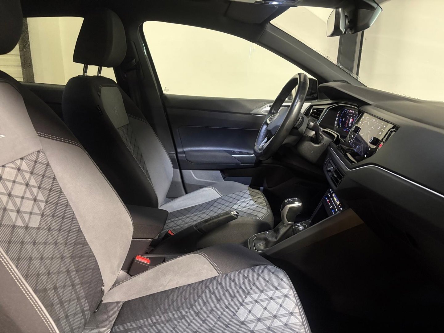 Volkswagen Taigo 1.5 TSI R-Line PANO KEYLESS CAM