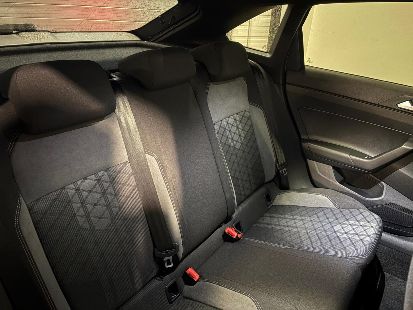 Volkswagen Taigo 1.5 TSI R-Line PANO KEYLESS CAM