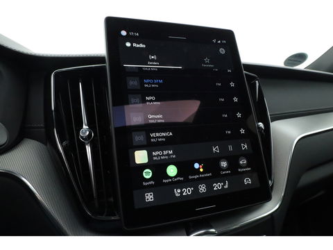 Volvo XC60 2.0 T8 Plug-in hybrid AWD Ultra Black Edition | Full Option | B&W Audio | Luchtvering | Trekhaak | stoel ventilatie | ACC | Blis | 360 cam |