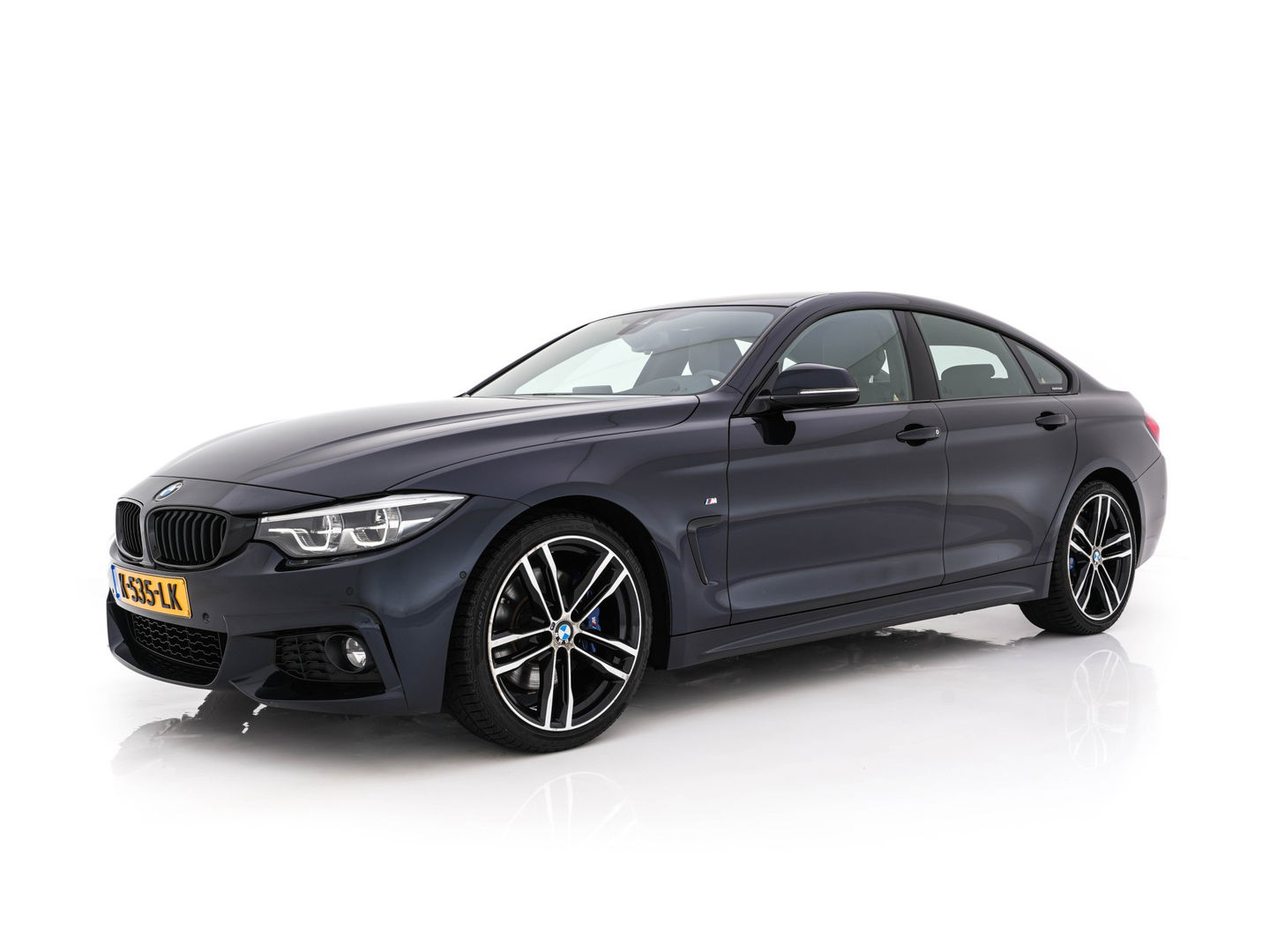 BMW 4 Serie Gran Coupé 420i M-Sportpack High Executive Edition (INCL-BTW) Aut. *LEATHER | FULL-LED | DIGI-COCKPIT | HIFI-SOUND | HEATED-SPORTSEATS | DAB+ | CAMERA | SHIFTPADDLES | PRIVACYGLASS | HEAD-UP | TOWBAR | KEYLESS | CARBON-INLAY | 19''ALU*