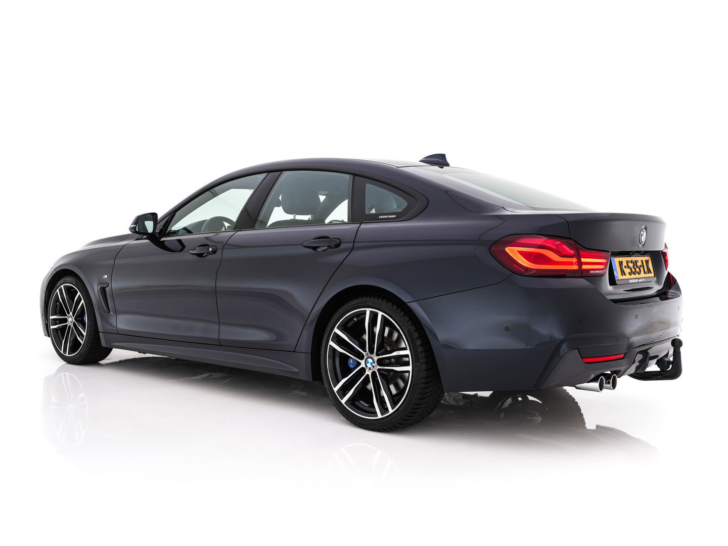 BMW 4 Serie Gran Coupé 420i M-Sportpack High Executive Edition (INCL-BTW) Aut. *LEATHER | FULL-LED | DIGI-COCKPIT | HIFI-SOUND | HEATED-SPORTSEATS | DAB+ | CAMERA | SHIFTPADDLES | PRIVACYGLASS | HEAD-UP | TOWBAR | KEYLESS | CARBON-INLAY | 19''ALU*