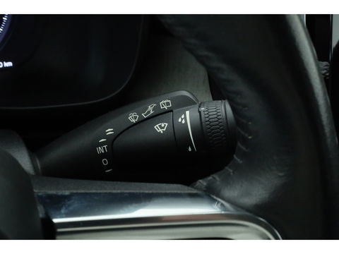 Volvo XC40 1.5 T5 Recharge Inscription | Trekhaak | 360 Cam | ACC | Blis | H&K Audio | stoel 4 & stuur Verwarming