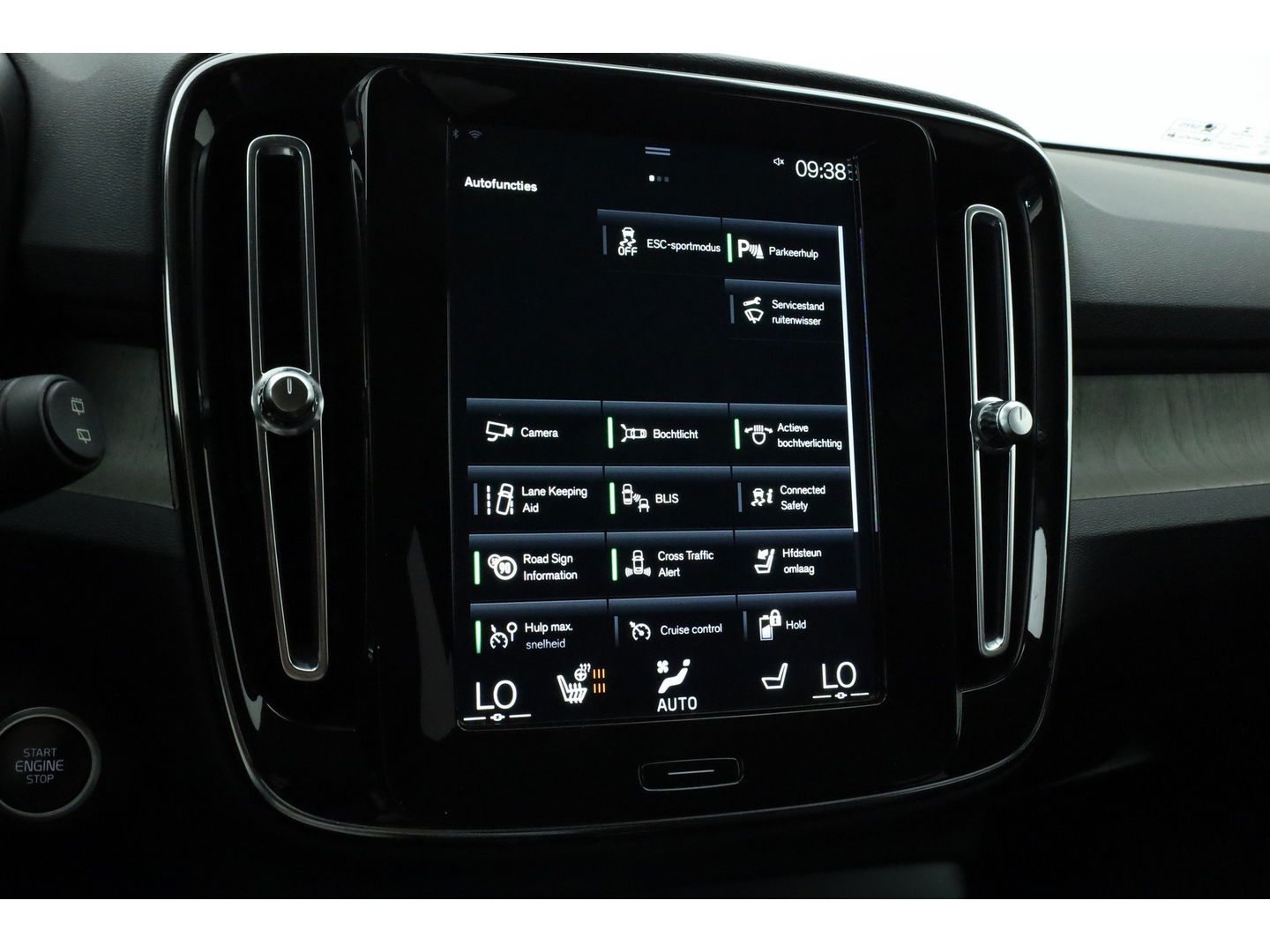 Volvo XC40 1.5 T5 Recharge Inscription | Trekhaak | 360 Cam | ACC | Blis | H&K Audio | stoel 4 & stuur Verwarming