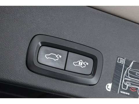 Volvo XC40 1.5 T5 Recharge Inscription | Trekhaak | 360 Cam | ACC | Blis | H&K Audio | stoel 4 & stuur Verwarming