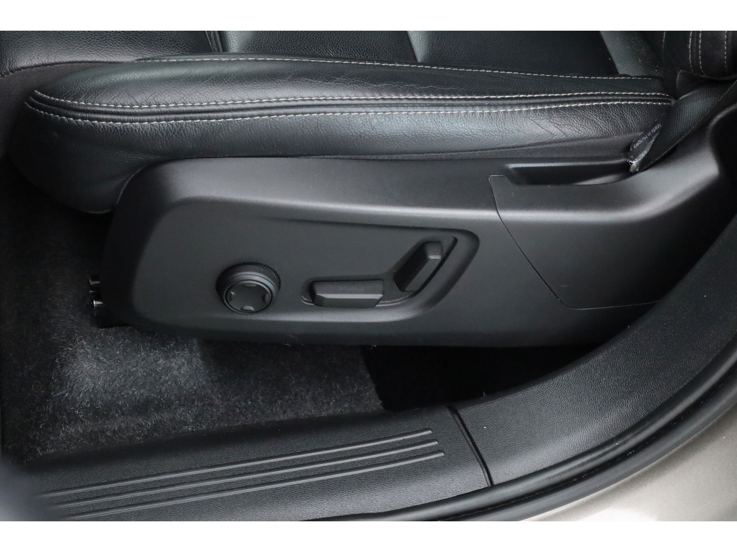 Volvo XC40 1.5 T5 Recharge Inscription | Trekhaak | 360 Cam | ACC | Blis | H&K Audio | stoel 4 & stuur Verwarming