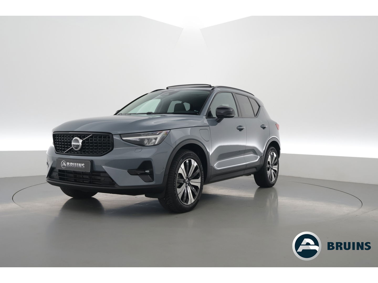 Volvo XC40 1.5 T5 Plug-in hybrid Ultimate Dark | Pano | 360 cam | Leer | ACC | Blis | H&K Audio | Stoel & stuur Verw. | Memory |