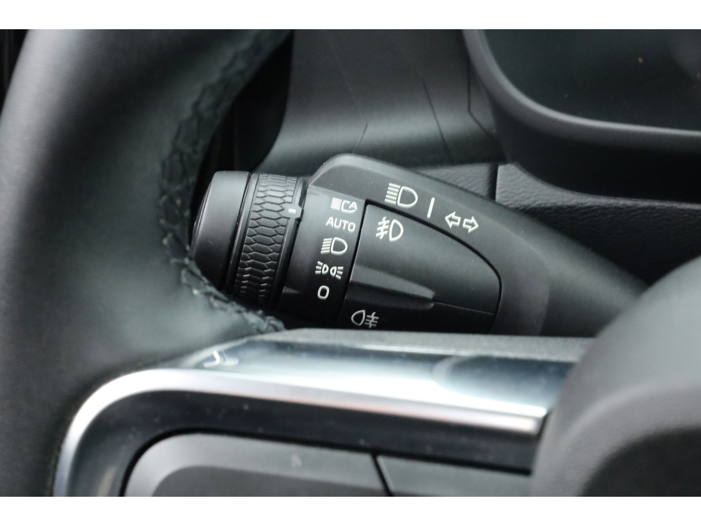 Volvo XC40 1.5 T5 Plug-in hybrid Ultimate Dark | Pano | 360 cam | Leer | ACC | Blis | H&K Audio | Stoel & stuur Verw. | Memory |