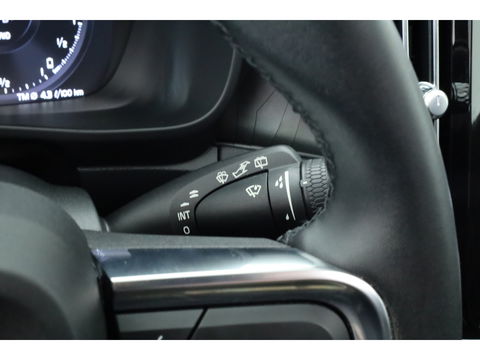 Volvo XC40 1.5 T5 Plug-in hybrid Ultimate Dark | Pano | 360 cam | Leer | ACC | Blis | H&K Audio | Stoel & stuur Verw. | Memory |