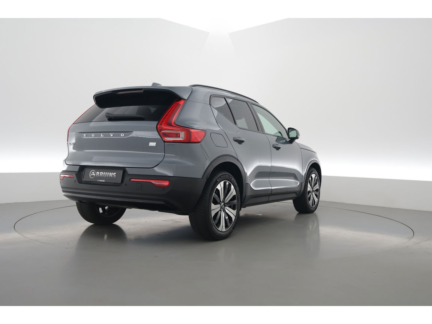 Volvo XC40 1.5 T5 Plug-in hybrid Ultimate Dark | Pano | 360 cam | Leer | ACC | Blis | H&K Audio | Stoel & stuur Verw. | Memory |