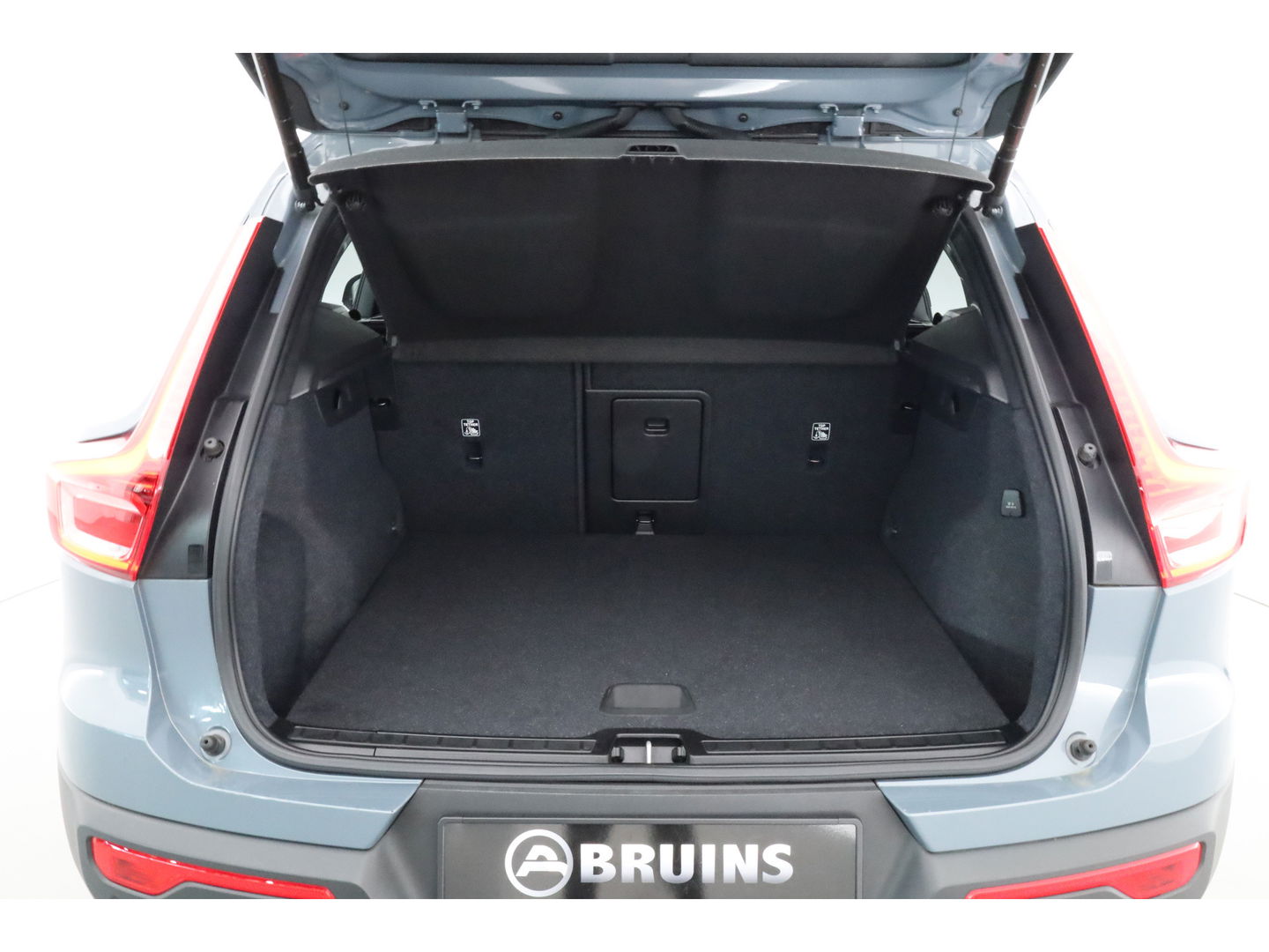 Volvo XC40 1.5 T5 Plug-in hybrid Ultimate Dark | Pano | 360 cam | Leer | ACC | Blis | H&K Audio | Stoel & stuur Verw. | Memory |