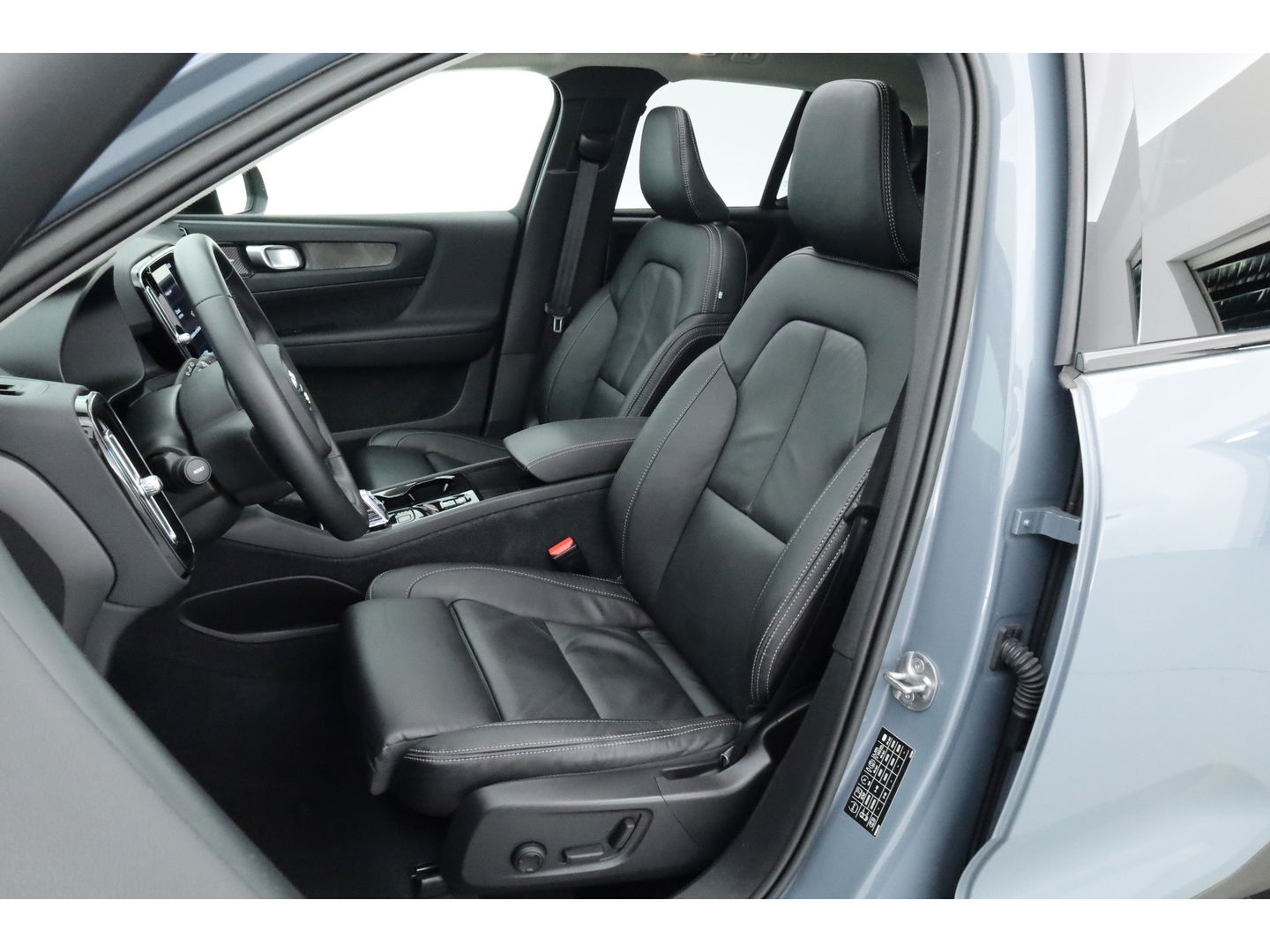 Volvo XC40 1.5 T5 Plug-in hybrid Ultimate Dark | Pano | 360 cam | Leer | ACC | Blis | H&K Audio | Stoel & stuur Verw. | Memory |