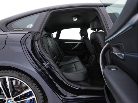 BMW 4 Serie Gran Coupé 420i M-Sportpack High Executive Edition (INCL-BTW) Aut. *LEATHER | FULL-LED | DIGI-COCKPIT | HIFI-SOUND | HEATED-SPORTSEATS | DAB+ | CAMERA | SHIFTPADDLES | PRIVACYGLASS | HEAD-UP | TOWBAR | KEYLESS | CARBON-INLAY | 19''ALU*