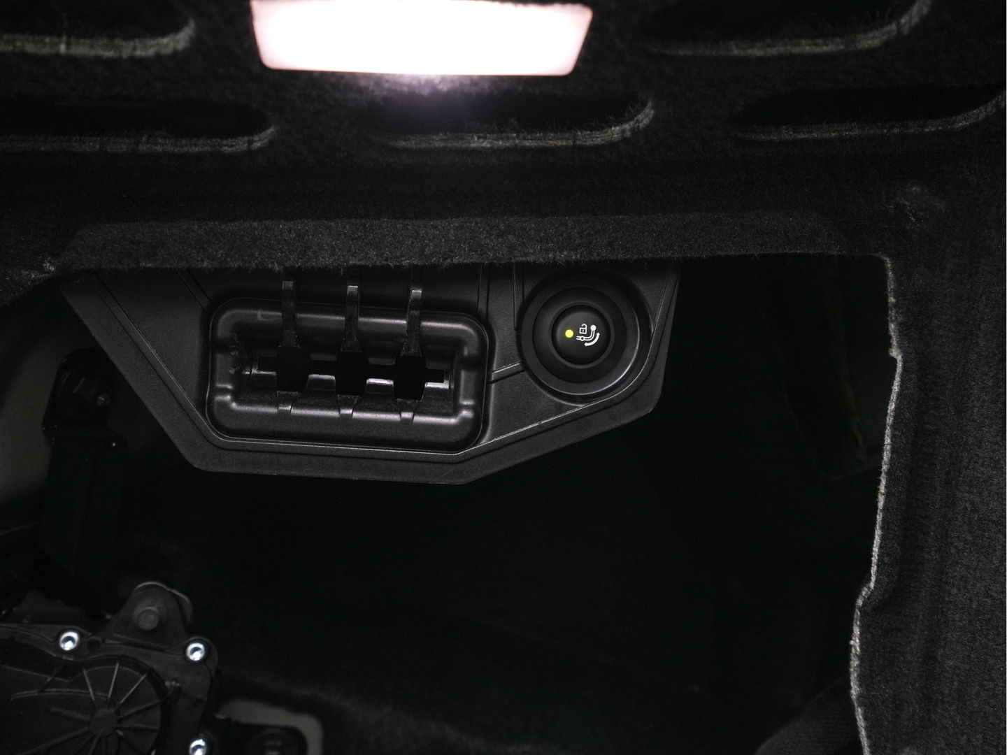 BMW 4 Serie Gran Coupé 420i M-Sportpack High Executive Edition (INCL-BTW) Aut. *LEATHER | FULL-LED | DIGI-COCKPIT | HIFI-SOUND | HEATED-SPORTSEATS | DAB+ | CAMERA | SHIFTPADDLES | PRIVACYGLASS | HEAD-UP | TOWBAR | KEYLESS | CARBON-INLAY | 19''ALU*