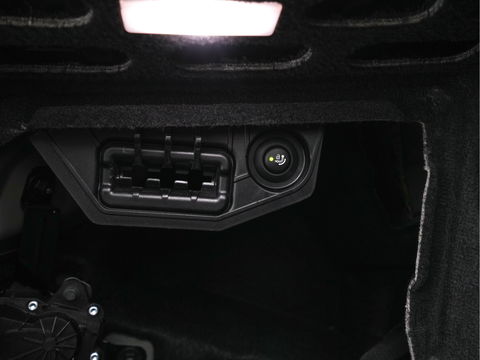 BMW 4 Serie Gran Coupé 420i M-Sportpack High Executive Edition (INCL-BTW) Aut. *LEATHER | FULL-LED | DIGI-COCKPIT | HIFI-SOUND | HEATED-SPORTSEATS | DAB+ | CAMERA | SHIFTPADDLES | PRIVACYGLASS | HEAD-UP | TOWBAR | KEYLESS | CARBON-INLAY | 19''ALU*