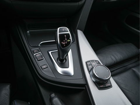 BMW 4 Serie Gran Coupé 420i M-Sportpack High Executive Edition (INCL-BTW) Aut. *LEATHER | FULL-LED | DIGI-COCKPIT | HIFI-SOUND | HEATED-SPORTSEATS | DAB+ | CAMERA | SHIFTPADDLES | PRIVACYGLASS | HEAD-UP | TOWBAR | KEYLESS | CARBON-INLAY | 19''ALU*