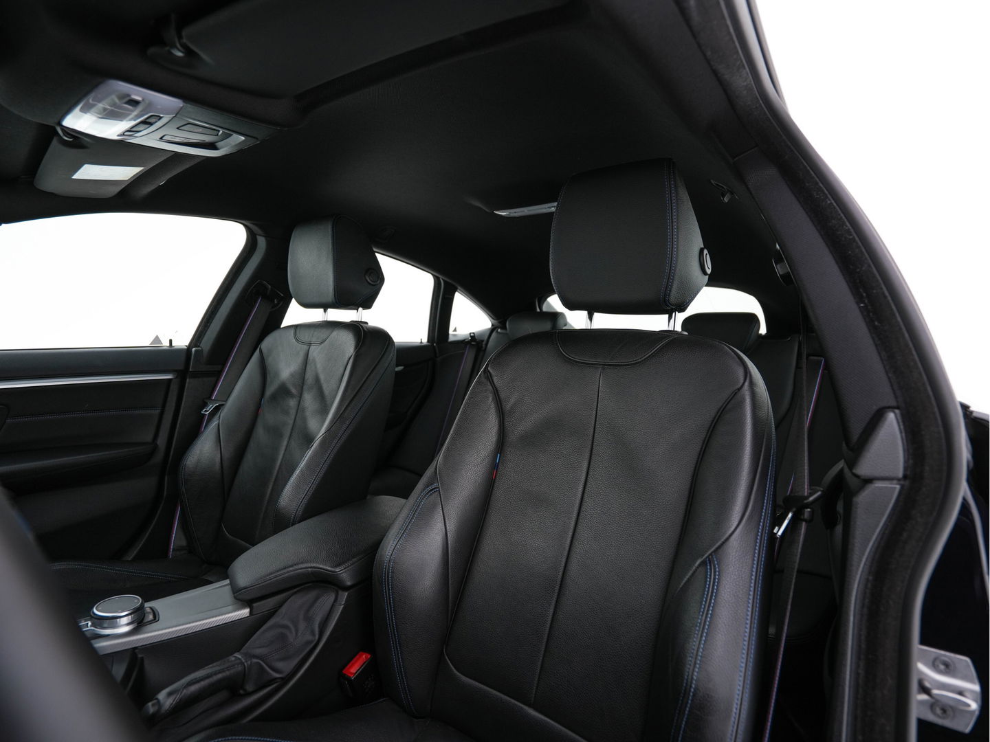 BMW 4 Serie Gran Coupé 420i M-Sportpack High Executive Edition (INCL-BTW) Aut. *LEATHER | FULL-LED | DIGI-COCKPIT | HIFI-SOUND | HEATED-SPORTSEATS | DAB+ | CAMERA | SHIFTPADDLES | PRIVACYGLASS | HEAD-UP | TOWBAR | KEYLESS | CARBON-INLAY | 19''ALU*