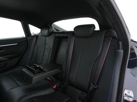 BMW 4 Serie Gran Coupé 420i M-Sportpack High Executive Edition (INCL-BTW) Aut. *LEATHER | FULL-LED | DIGI-COCKPIT | HIFI-SOUND | HEATED-SPORTSEATS | DAB+ | CAMERA | SHIFTPADDLES | PRIVACYGLASS | HEAD-UP | TOWBAR | KEYLESS | CARBON-INLAY | 19''ALU*