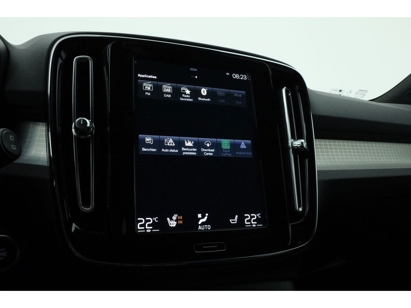 Volvo XC40 1.5 T4 Plug-in hybrid Core Bright | Facelift | Achteruitrijcamera | Stoel & Stuur Verwarming | Carplay |