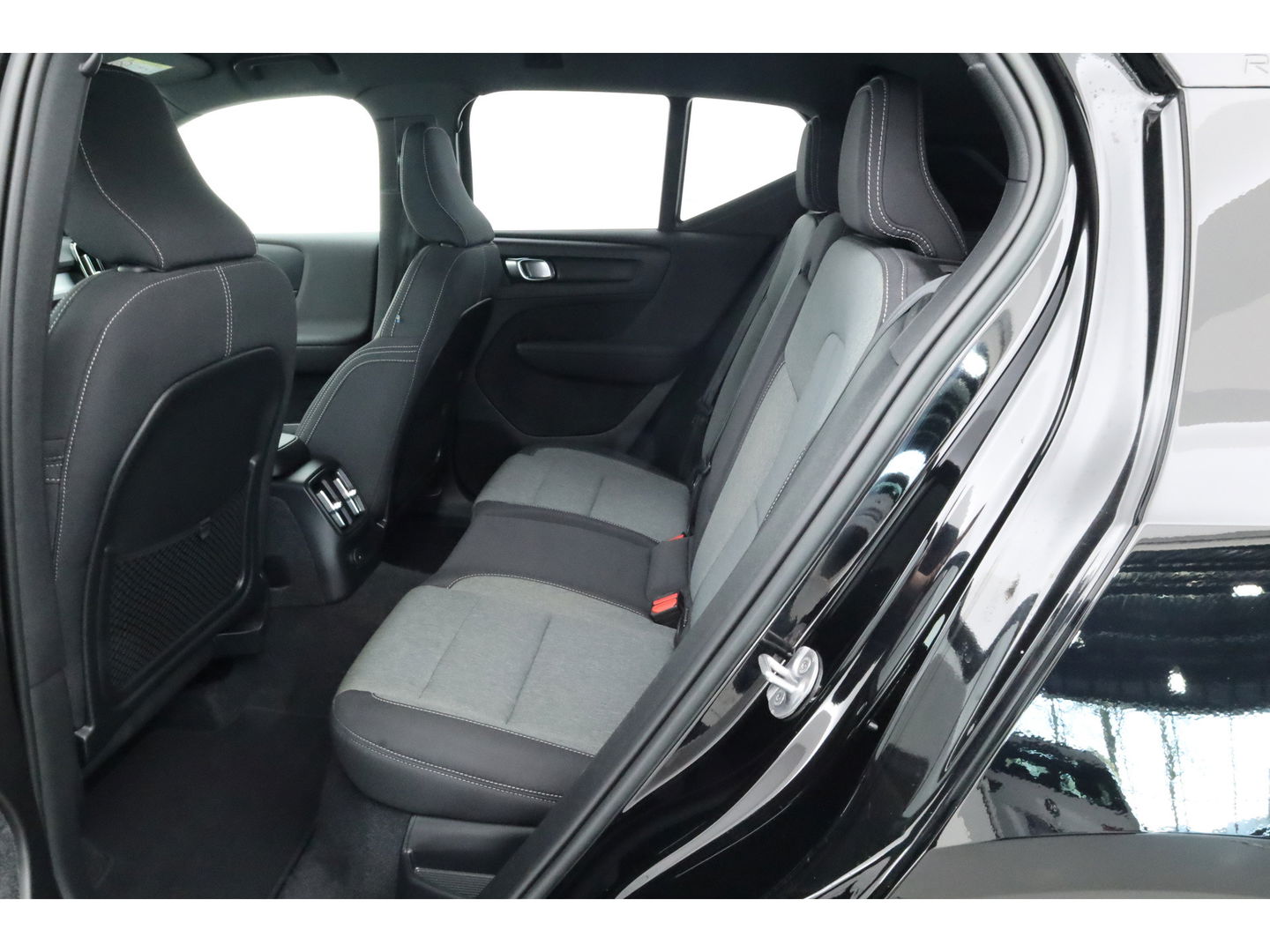 Volvo XC40 1.5 T4 Plug-in hybrid Core Bright | Facelift | Achteruitrijcamera | Stoel & Stuur Verwarming | Carplay |