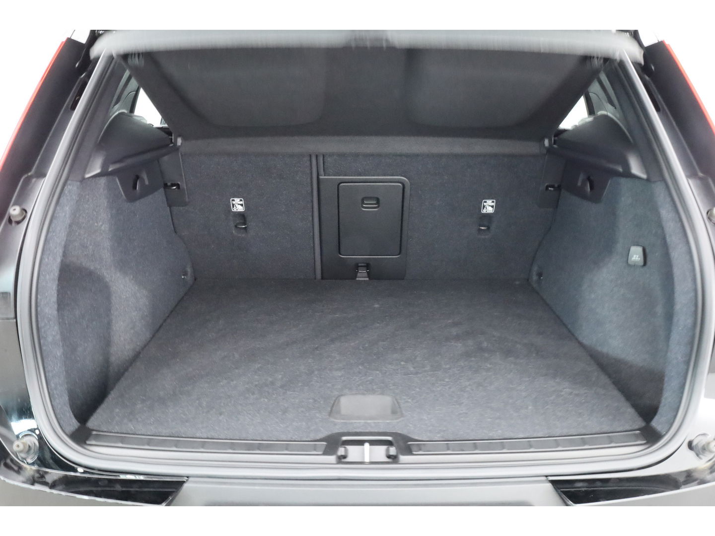 Volvo XC40 1.5 T4 Plug-in hybrid Core Bright | Facelift | Achteruitrijcamera | Stoel & Stuur Verwarming | Carplay |