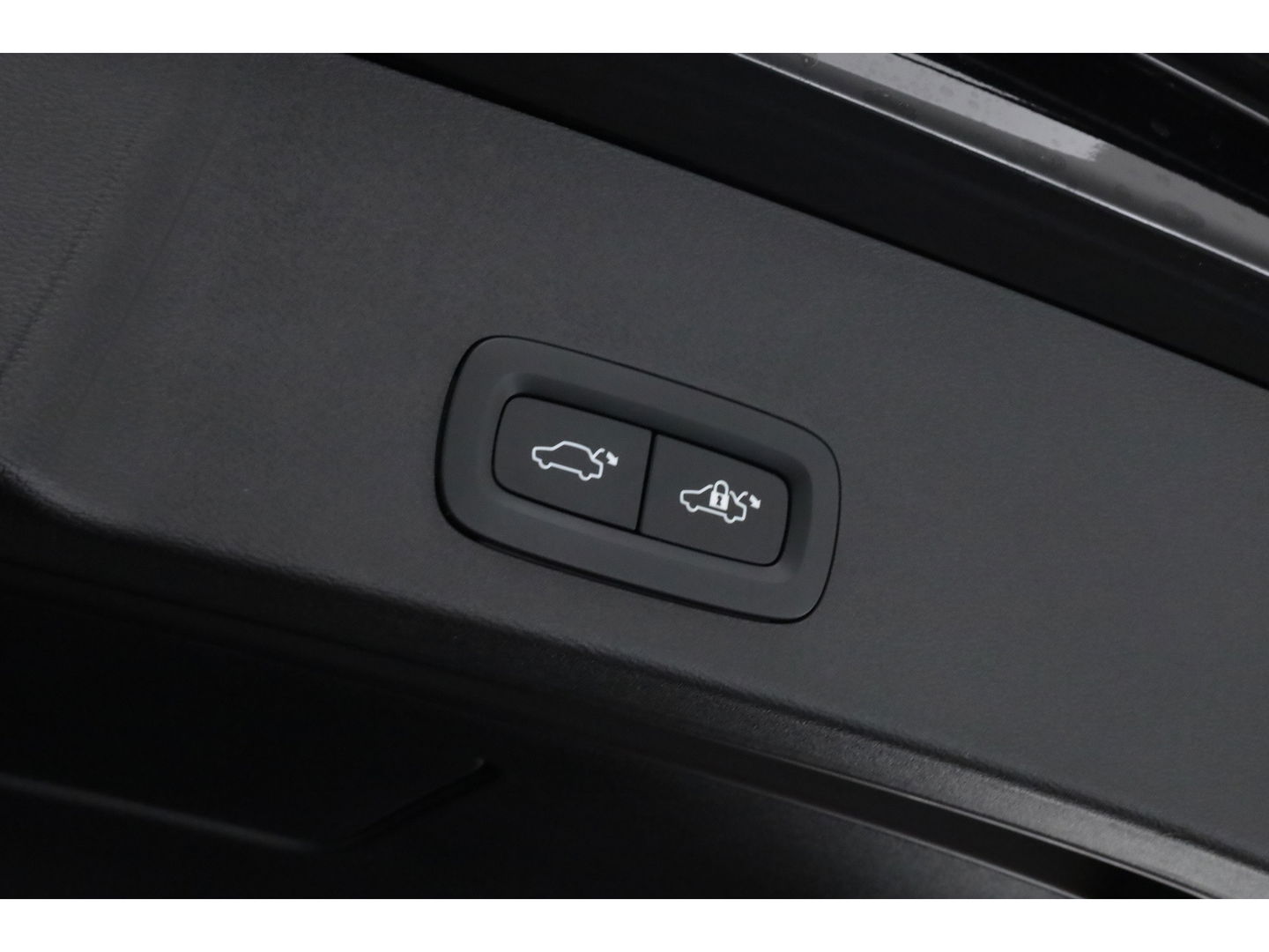 Volvo XC40 1.5 T4 Plug-in hybrid Core Bright | Facelift | Achteruitrijcamera | Stoel & Stuur Verwarming | Carplay |