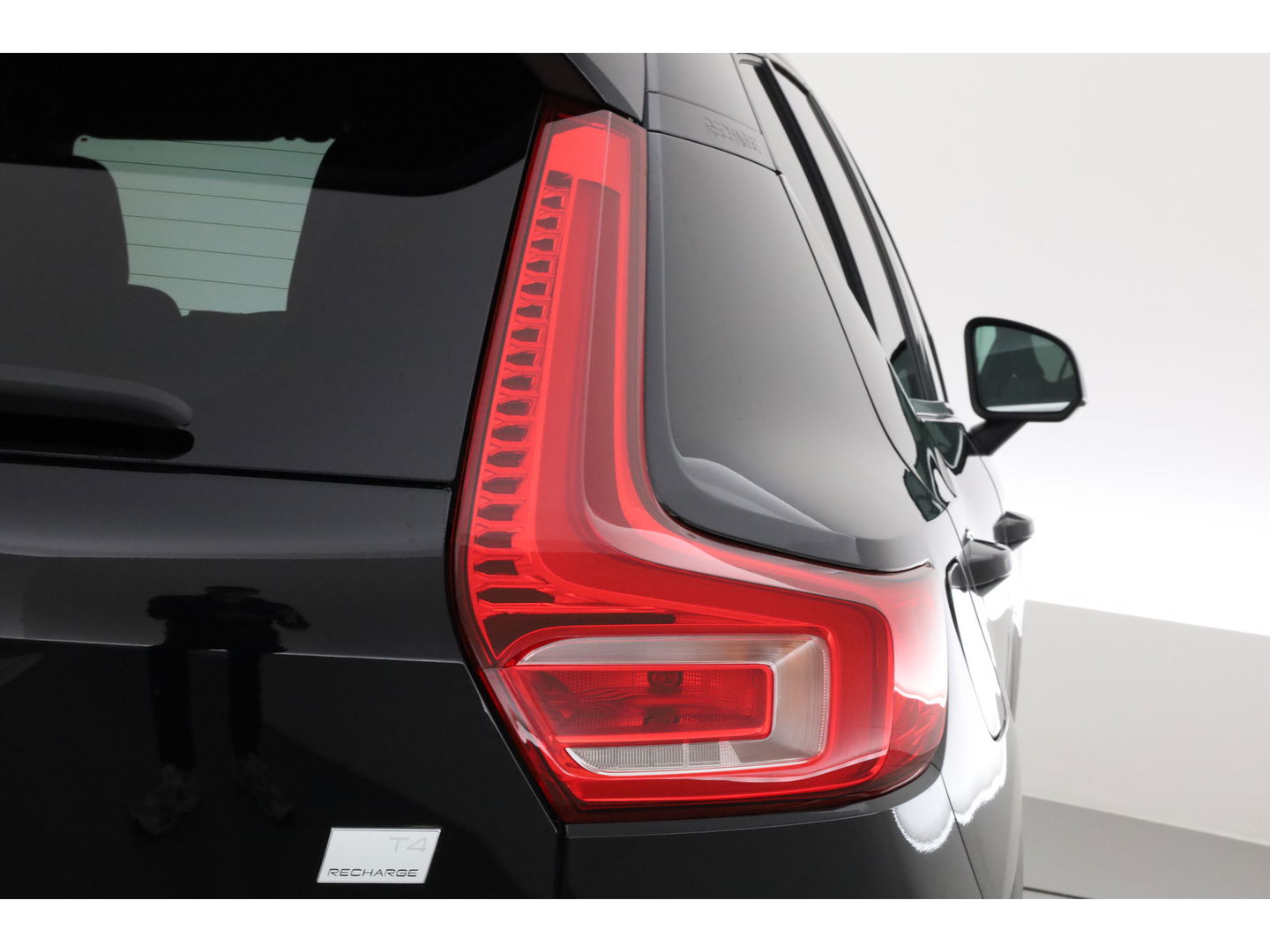 Volvo XC40 1.5 T4 Plug-in hybrid Core Bright | Facelift | Achteruitrijcamera | Stoel & Stuur Verwarming | Carplay |