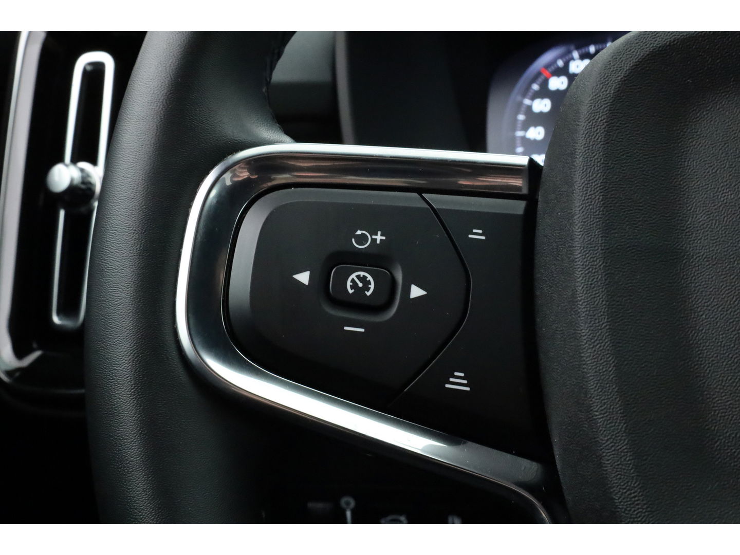 Volvo XC40 1.5 T4 Plug-in hybrid Core Bright | Facelift | Achteruitrijcamera | Stoel & Stuur Verwarming | Carplay |