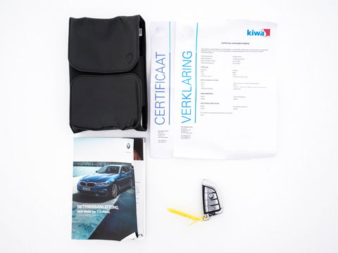 BMW 5 Serie Touring 530d Sportline High Executive Aut. *PANO | LEATHER | FULL-LED | MEMORY-PACK | TOP-VIEW | HEATED-COMFORTSEATS | NAVI-FULLMAP | PRIVACY-GLASS | AMBIENT-LIGHT | ECC | CARPLAY | PDC | TOWBAR | SHIFT-PADDLES | 20"ALU*