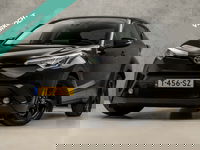 Toyota C-HR - 1.8 Hybrid Dynamic Automaat (NAVIGATIE, BLACK PACK, ZWART HEMEL, CAMERA, STOELVERWARMING, SPORTSTOELEN, GETINT GLAS, ADAPTIVE CRUISE, KEYLESS, NIEUWSTAAT)