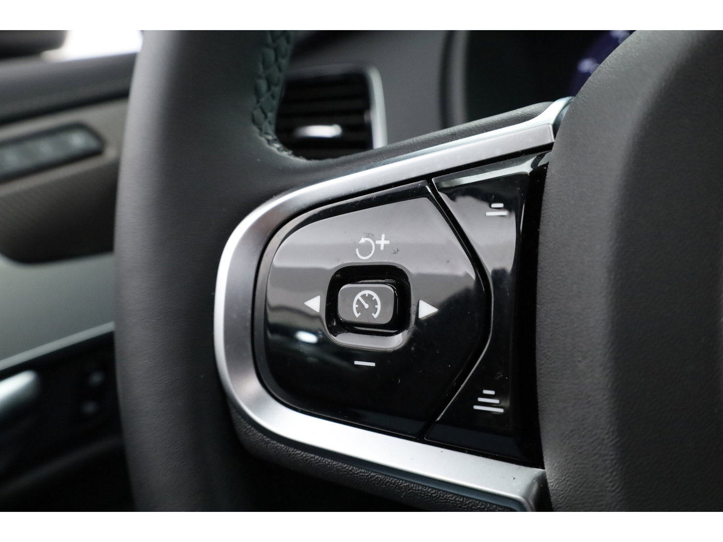 Volvo XC90 2.0 T8 Recharge AWD Ultra Bright | 7 pers. | Pano | 360 camera | HUD | Harman/Kardon | Memory | Bliss | Stoel-Stuurverw. | Google+App.connect | Elek. Klep | 21''