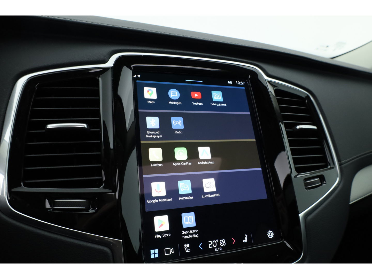 Volvo XC90 2.0 T8 Recharge AWD Ultra Bright | 7 pers. | Pano | 360 camera | HUD | Harman/Kardon | Memory | Bliss | Stoel-Stuurverw. | Google+App.connect | Elek. Klep | 21''