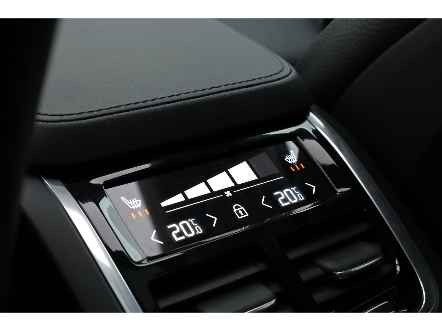 Volvo XC90 2.0 T8 Recharge AWD Ultra Bright | 7 pers. | Pano | 360 camera | HUD | Harman/Kardon | Memory | Bliss | Stoel-Stuurverw. | Google+App.connect | Elek. Klep | 21''