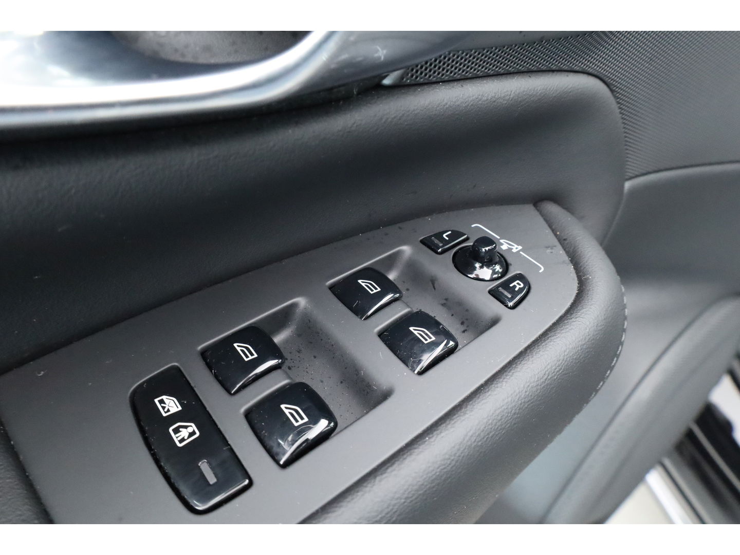 Volvo XC90 2.0 T8 Recharge AWD Ultra Bright | 7 pers. | Pano | 360 camera | HUD | Harman/Kardon | Memory | Bliss | Stoel-Stuurverw. | Google+App.connect | Elek. Klep | 21''