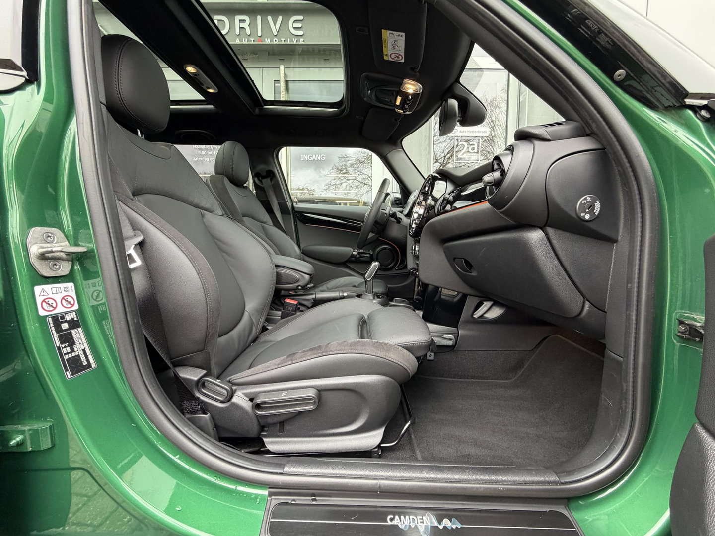 MINI Mini 1.5 Cooper Camden Edition |Pano|Leer|British racing green - Black exterior