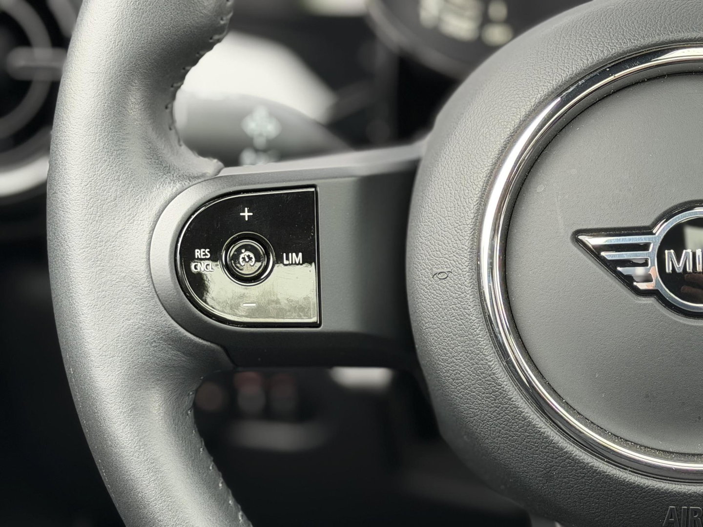 MINI Mini 1.5 Cooper Camden Edition |Pano|Leer|British racing green - Black exterior