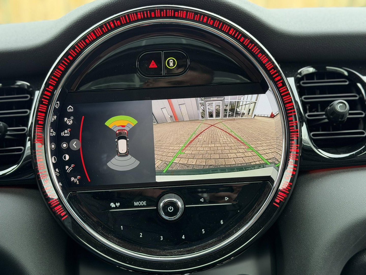 MINI Mini 1.5 Cooper Camden Edition |Pano|Leer|British racing green - Black exterior