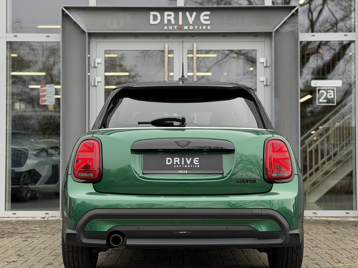 MINI Mini 1.5 Cooper Camden Edition |Pano|Leer|British racing green - Black exterior