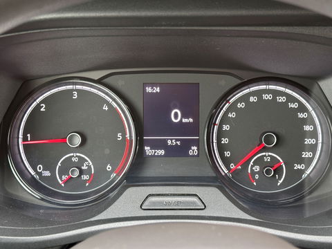 Volkswagen Transporter 2.0 TDI L2H1 DC 28 Economy Business | 5 Persoons | Apple Carplay | Android Auto | Origineel Nederlands | Parkeersensoren | Cruise Control | Airconditioning |